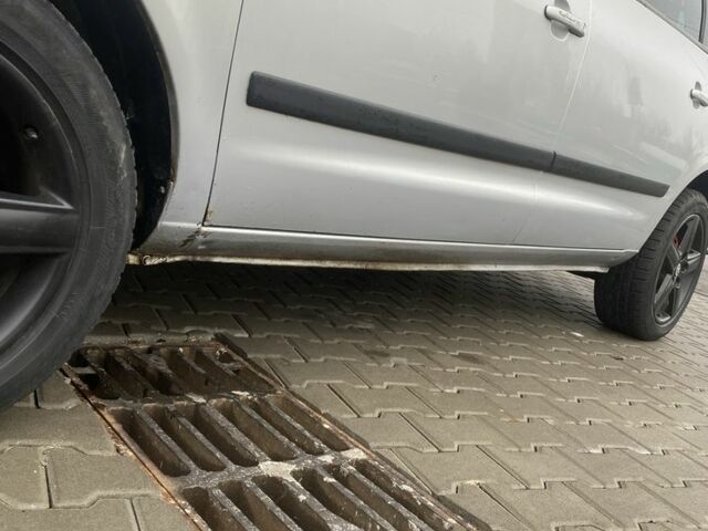 Серый Фольксваген Шаран, объемом двигателя 1.9 л и пробегом 333 тыс. км за 3600 $, фото 4 на Automoto.ua