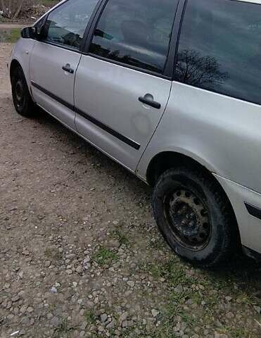 Сірий Фольксваген Шаран, об'ємом двигуна 1.9 л та пробігом 380 тис. км за 4000 $, фото 2 на Automoto.ua