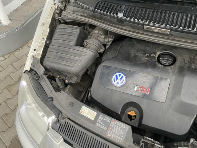 Серый Фольксваген Шаран, объемом двигателя 1.9 л и пробегом 333 тыс. км за 3600 $, фото 8 на Automoto.ua