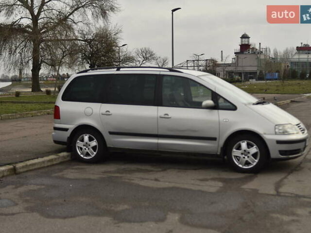 Серый Фольксваген Шаран, объемом двигателя 1.9 л и пробегом 314 тыс. км за 4300 $, фото 11 на Automoto.ua