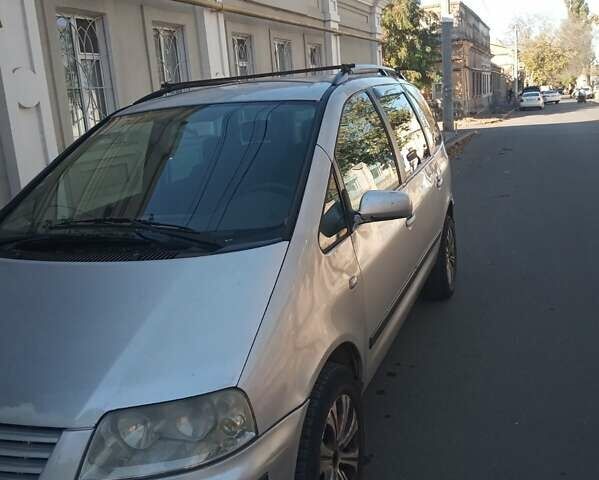 Серый Фольксваген Шаран, объемом двигателя 1.9 л и пробегом 300 тыс. км за 4000 $, фото 9 на Automoto.ua