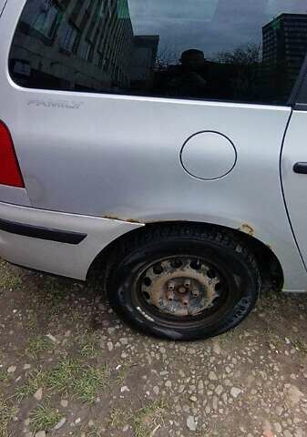 Сірий Фольксваген Шаран, об'ємом двигуна 1.9 л та пробігом 380 тис. км за 4000 $, фото 8 на Automoto.ua