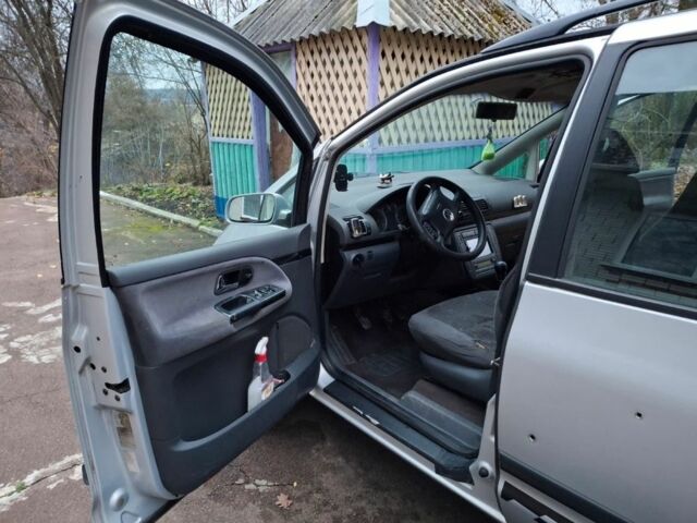 Сірий Фольксваген Шаран, об'ємом двигуна 1.9 л та пробігом 400 тис. км за 1200 $, фото 5 на Automoto.ua