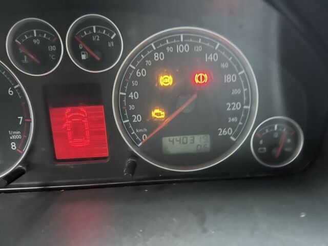 Сірий Фольксваген Шаран, об'ємом двигуна 1.8 л та пробігом 424 тис. км за 2499 $, фото 4 на Automoto.ua