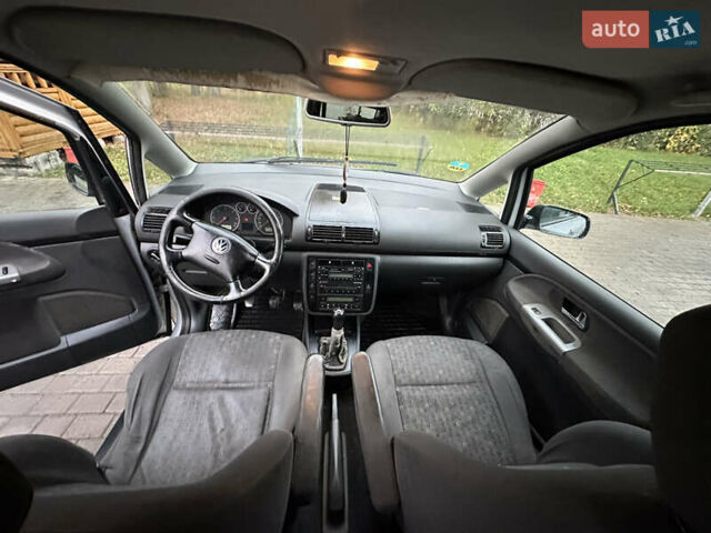 Серый Фольксваген Шаран, объемом двигателя 1.9 л и пробегом 427 тыс. км за 4699 $, фото 15 на Automoto.ua