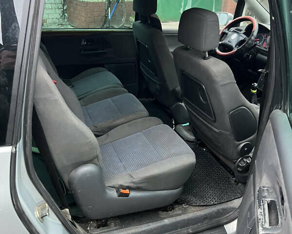 Серый Фольксваген Шаран, объемом двигателя 1.8 л и пробегом 402 тыс. км за 2499 $, фото 15 на Automoto.ua