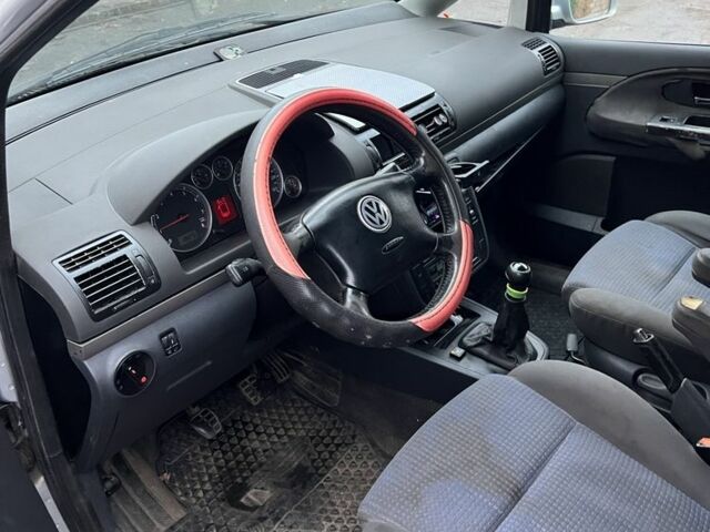 Сірий Фольксваген Шаран, об'ємом двигуна 1.8 л та пробігом 424 тис. км за 2499 $, фото 3 на Automoto.ua