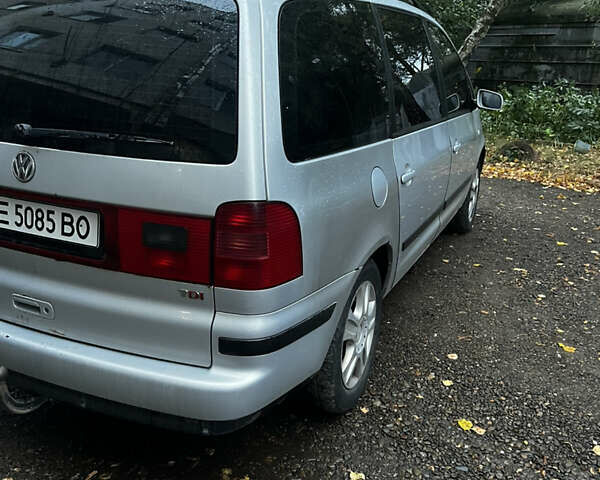 Серый Фольксваген Шаран, объемом двигателя 1.9 л и пробегом 341 тыс. км за 3300 $, фото 6 на Automoto.ua