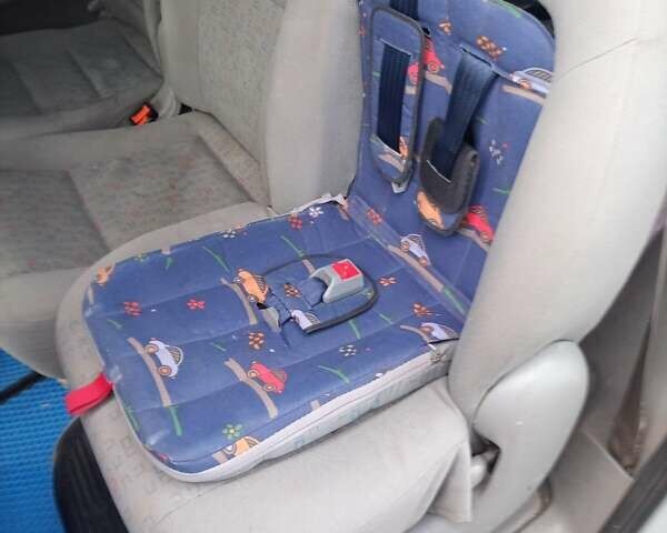 Серый Фольксваген Шаран, объемом двигателя 1.9 л и пробегом 279 тыс. км за 4000 $, фото 12 на Automoto.ua