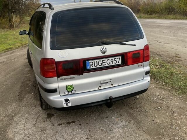 Серый Фольксваген Шаран, объемом двигателя 1.9 л и пробегом 390 тыс. км за 1450 $, фото 2 на Automoto.ua