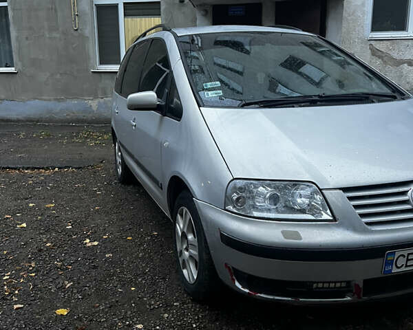 Серый Фольксваген Шаран, объемом двигателя 1.9 л и пробегом 341 тыс. км за 3300 $, фото 2 на Automoto.ua