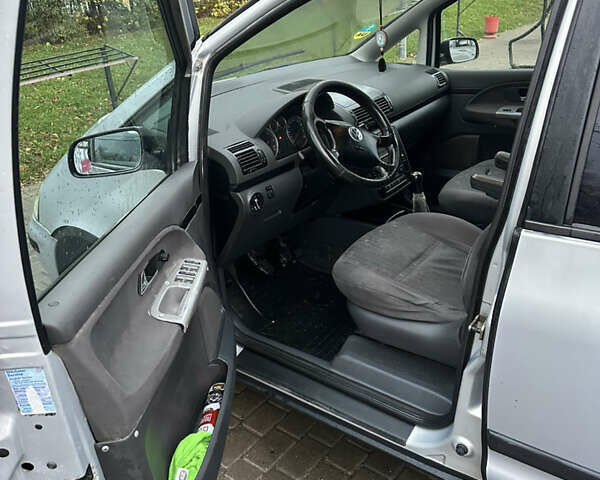 Серый Фольксваген Шаран, объемом двигателя 1.9 л и пробегом 427 тыс. км за 4699 $, фото 17 на Automoto.ua