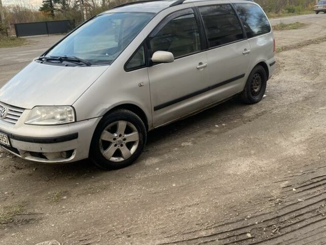 Серый Фольксваген Шаран, объемом двигателя 1.9 л и пробегом 390 тыс. км за 1450 $, фото 1 на Automoto.ua