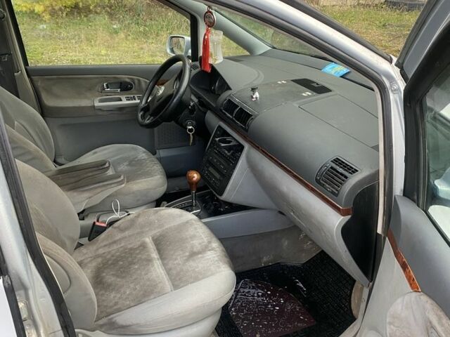 Серый Фольксваген Шаран, объемом двигателя 1.9 л и пробегом 390 тыс. км за 1450 $, фото 4 на Automoto.ua