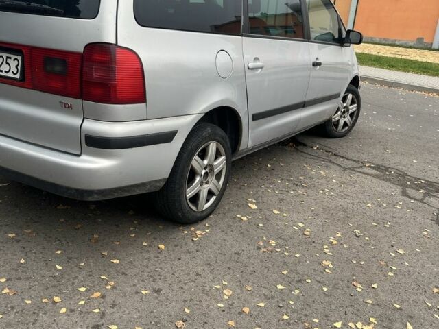 Серый Фольксваген Шаран, объемом двигателя 0 л и пробегом 400 тыс. км за 1700 $, фото 2 на Automoto.ua