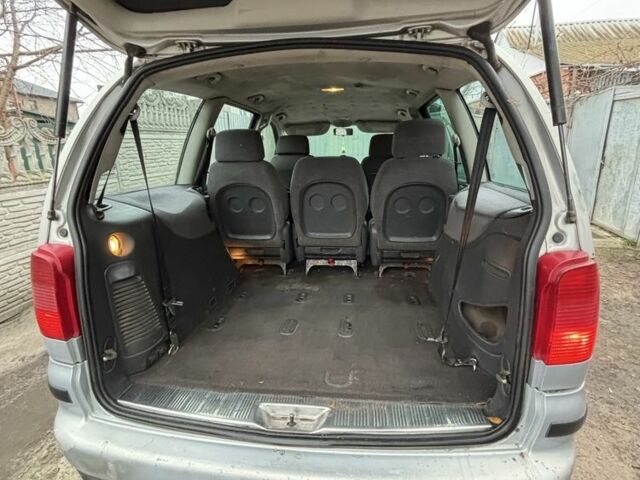 Серый Фольксваген Шаран, объемом двигателя 1.9 л и пробегом 360 тыс. км за 2400 $, фото 7 на Automoto.ua