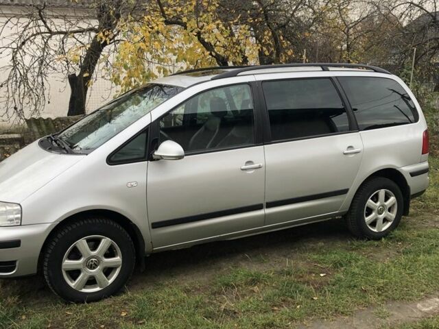 Серый Фольксваген Шаран, объемом двигателя 1.9 л и пробегом 3 тыс. км за 3900 $, фото 1 на Automoto.ua