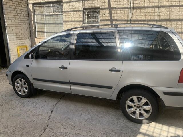 Серый Фольксваген Шаран, объемом двигателя 1.8 л и пробегом 380 тыс. км за 2700 $, фото 8 на Automoto.ua