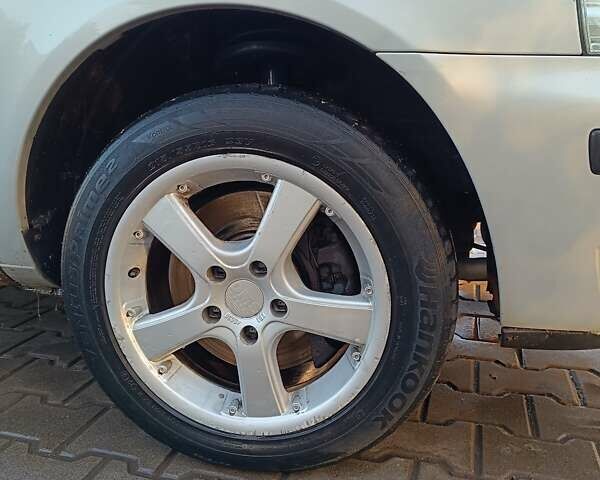 Серый Фольксваген Шаран, объемом двигателя 1.78 л и пробегом 300 тыс. км за 4500 $, фото 9 на Automoto.ua