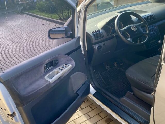 Серый Фольксваген Шаран, объемом двигателя 1.9 л и пробегом 330 тыс. км за 4500 $, фото 12 на Automoto.ua