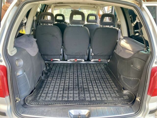 Серый Фольксваген Шаран, объемом двигателя 1.9 л и пробегом 330 тыс. км за 4500 $, фото 15 на Automoto.ua