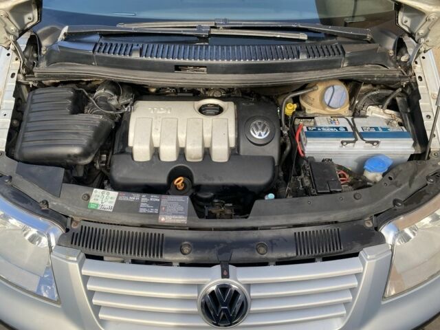 Серый Фольксваген Шаран, объемом двигателя 1.9 л и пробегом 330 тыс. км за 4500 $, фото 7 на Automoto.ua