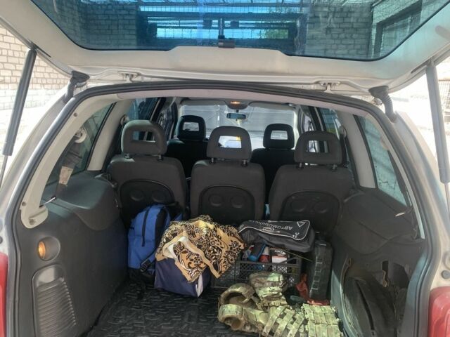 Серый Фольксваген Шаран, объемом двигателя 1.8 л и пробегом 380 тыс. км за 2700 $, фото 15 на Automoto.ua