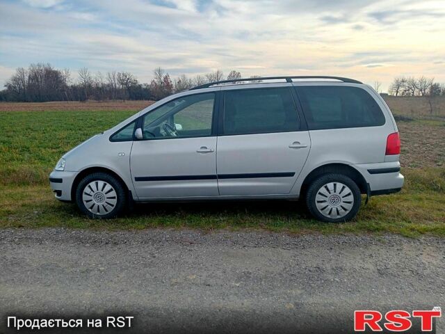 Серый Фольксваген Шаран, объемом двигателя 1.8 л и пробегом 178 тыс. км за 5100 $, фото 1 на Automoto.ua