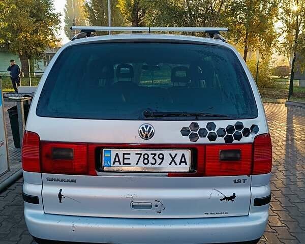 Серый Фольксваген Шаран, объемом двигателя 1.78 л и пробегом 300 тыс. км за 4500 $, фото 10 на Automoto.ua