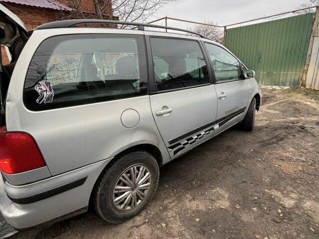 Серый Фольксваген Шаран, объемом двигателя 1.9 л и пробегом 360 тыс. км за 2400 $, фото 5 на Automoto.ua