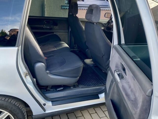 Серый Фольксваген Шаран, объемом двигателя 1.9 л и пробегом 330 тыс. км за 4500 $, фото 11 на Automoto.ua