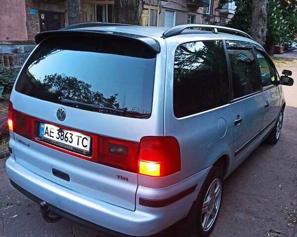 Сірий Фольксваген Шаран, об'ємом двигуна 1.9 л та пробігом 319 тис. км за 6000 $, фото 4 на Automoto.ua