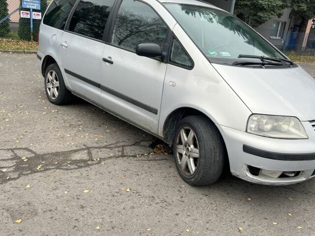 Серый Фольксваген Шаран, объемом двигателя 0 л и пробегом 400 тыс. км за 1700 $, фото 1 на Automoto.ua