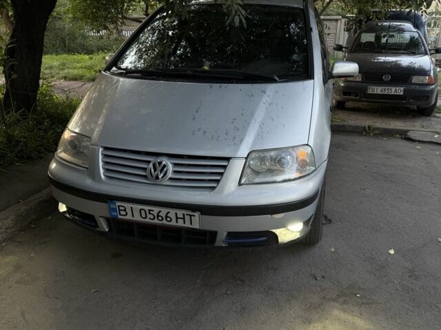 Серый Фольксваген Шаран, объемом двигателя 1.8 л и пробегом 380 тыс. км за 2700 $, фото 5 на Automoto.ua