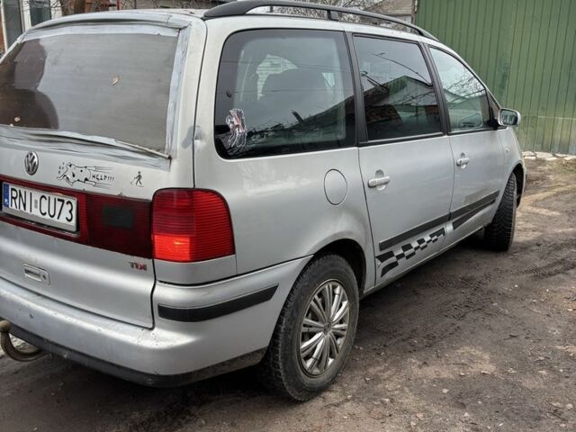 Серый Фольксваген Шаран, объемом двигателя 1.9 л и пробегом 360 тыс. км за 2400 $, фото 3 на Automoto.ua