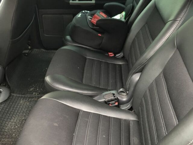 Серый Фольксваген Шаран, объемом двигателя 1.9 л и пробегом 3 тыс. км за 3900 $, фото 3 на Automoto.ua