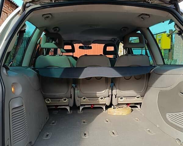 Серый Фольксваген Шаран, объемом двигателя 1.78 л и пробегом 300 тыс. км за 4500 $, фото 2 на Automoto.ua