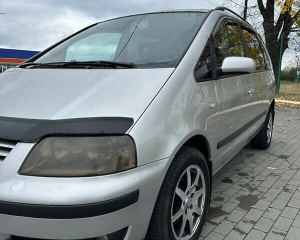 Сірий Фольксваген Шаран, об'ємом двигуна 1.8 л та пробігом 365 тис. км за 4499 $, фото 5 на Automoto.ua