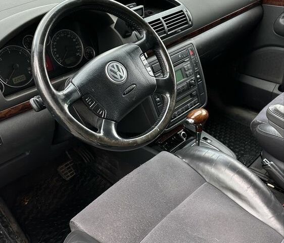 Сірий Фольксваген Шаран, об'ємом двигуна 1.9 л та пробігом 390 тис. км за 2450 $, фото 7 на Automoto.ua