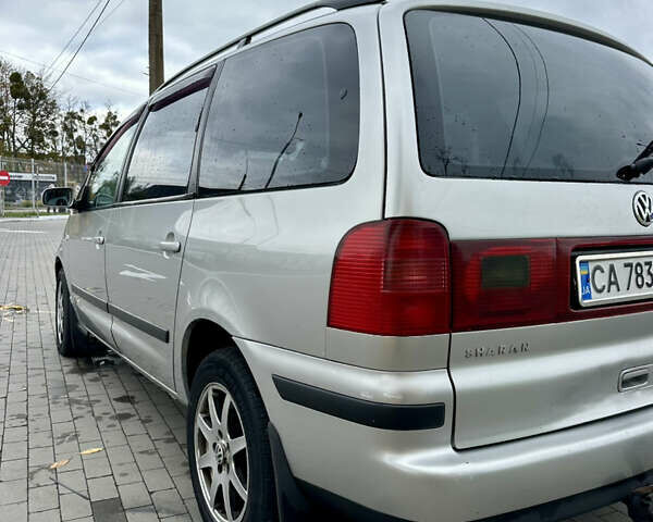 Сірий Фольксваген Шаран, об'ємом двигуна 1.8 л та пробігом 365 тис. км за 4499 $, фото 4 на Automoto.ua