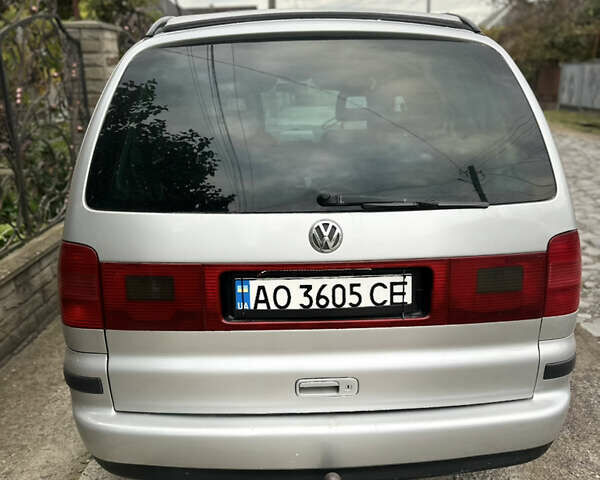 Серый Фольксваген Шаран, объемом двигателя 1.9 л и пробегом 420 тыс. км за 4900 $, фото 3 на Automoto.ua