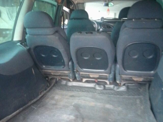 Серый Фольксваген Шаран, объемом двигателя 1.9 л и пробегом 290 тыс. км за 1750 $, фото 5 на Automoto.ua