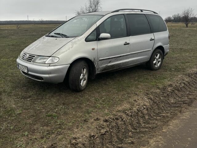 Сірий Фольксваген Шаран, об'ємом двигуна 1.9 л та пробігом 111 тис. км за 1200 $, фото 1 на Automoto.ua