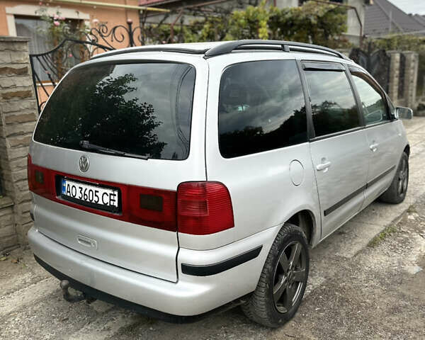 Серый Фольксваген Шаран, объемом двигателя 1.9 л и пробегом 420 тыс. км за 4900 $, фото 2 на Automoto.ua