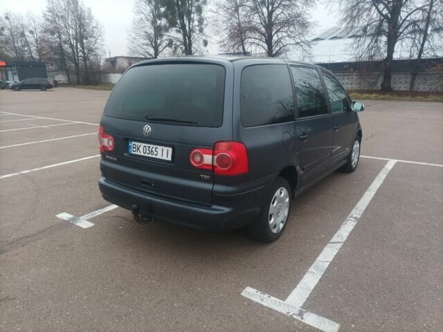 Сірий Фольксваген Шаран, об'ємом двигуна 1.9 л та пробігом 340 тис. км за 4500 $, фото 2 на Automoto.ua