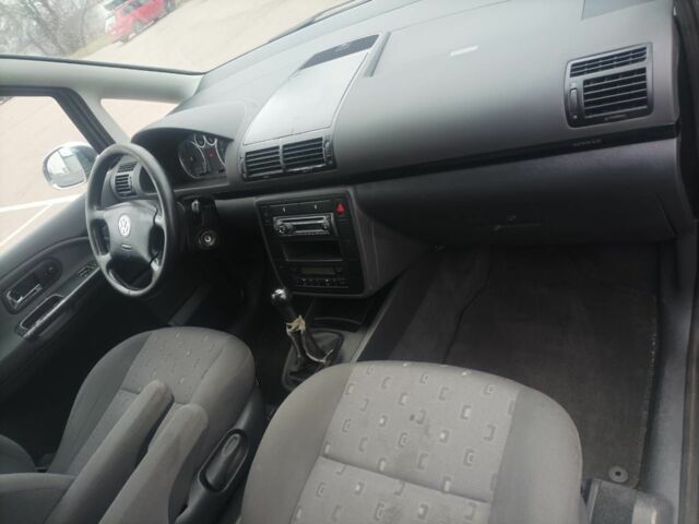 Сірий Фольксваген Шаран, об'ємом двигуна 1.9 л та пробігом 340 тис. км за 4500 $, фото 3 на Automoto.ua