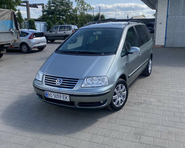 Серый Фольксваген Шаран, объемом двигателя 1.9 л и пробегом 310 тыс. км за 6100 $, фото 1 на Automoto.ua