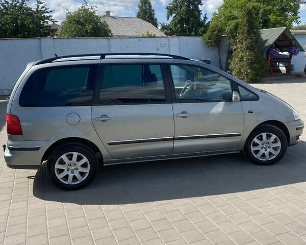 Серый Фольксваген Шаран, объемом двигателя 1.9 л и пробегом 310 тыс. км за 6100 $, фото 5 на Automoto.ua