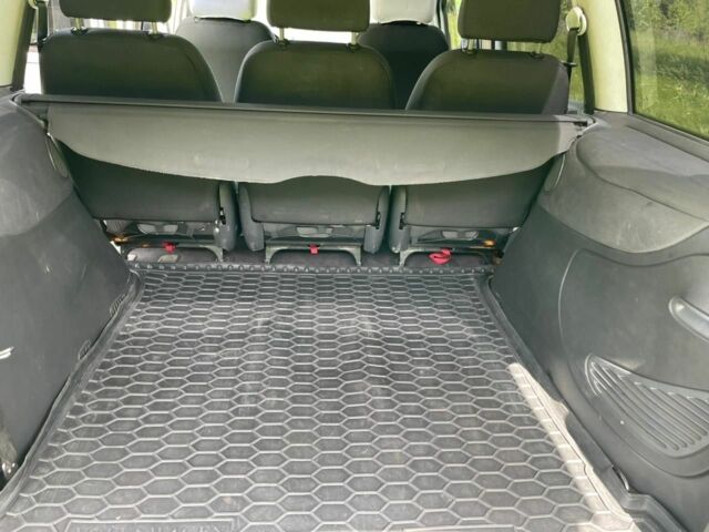 Сірий Фольксваген Шаран, об'ємом двигуна 1.9 л та пробігом 397 тис. км за 5700 $, фото 12 на Automoto.ua