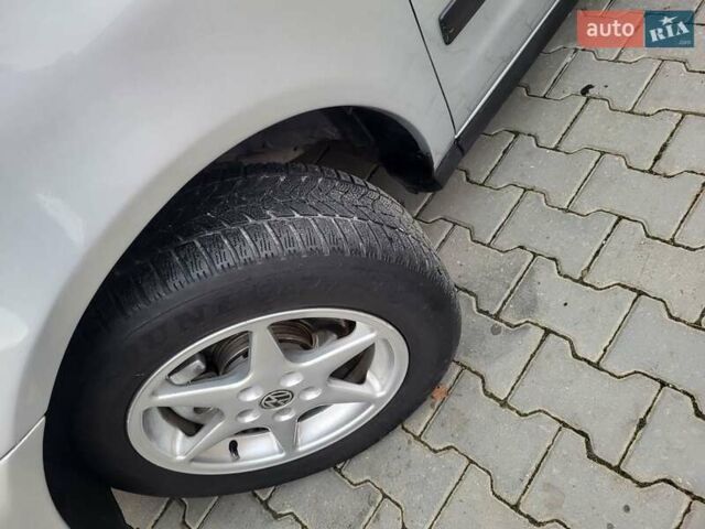 Серый Фольксваген Шаран, объемом двигателя 1.9 л и пробегом 237 тыс. км за 6400 $, фото 2 на Automoto.ua